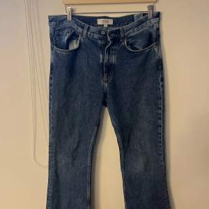 Bootcut jeans från COS  Size 48  250:-