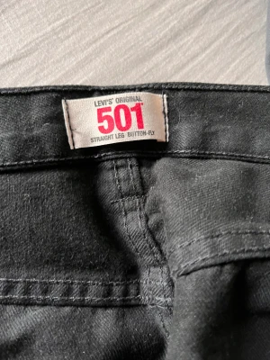 De eftertraktade Vintage 501 Levis  - Vintage Levis 501 jeans, straightleg storlek 30/32 