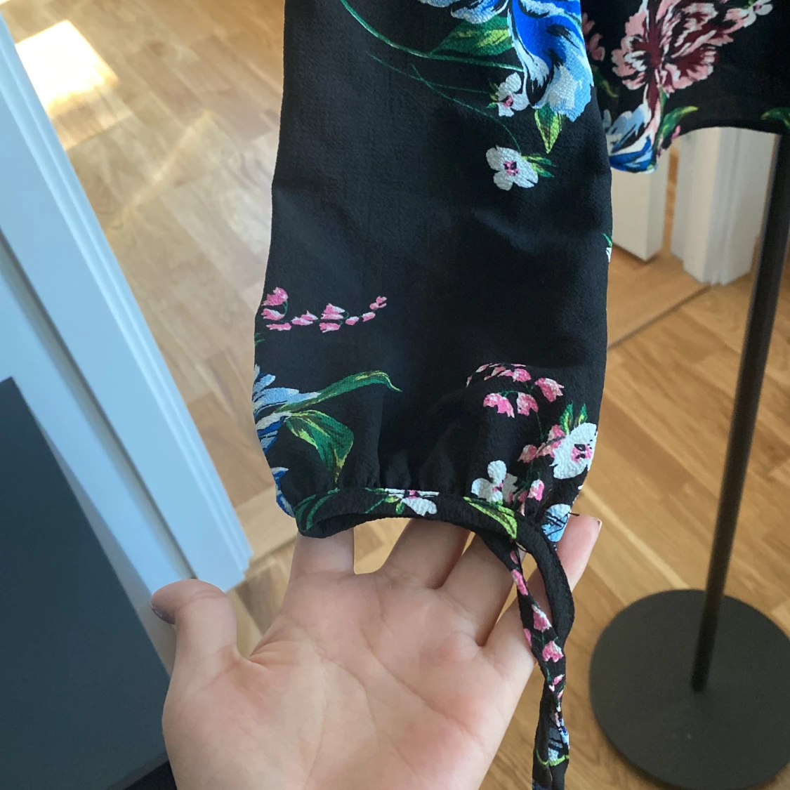 Fin blommig blus  - 91