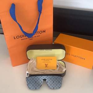 Helt nya Louis Vuitton monogram glasses, ny pris runt 5000kr  Är villig att diskutera pris och även byten!