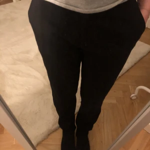 Kostymbyxor  - Ett par Kostymbyxor som inte kommer till användning 💗