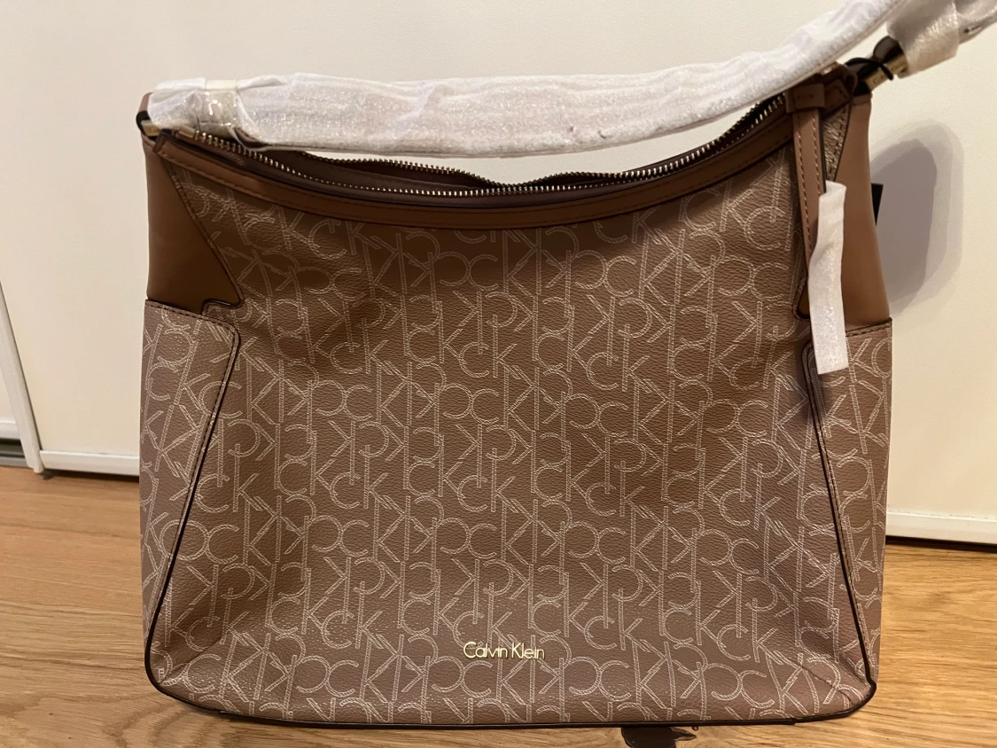 Äkta Calvin Klein väska 
