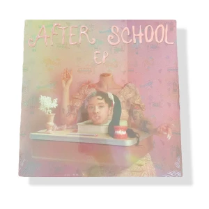 After school EP Melanie Martinez  - Melanie Martinez’s album after school ep! Jag säljer för att jag har dubbletter.   Denna är inte spelad en endaste gång.  säljer för 299kr + frakt. hör av om ni har frågor !💐💐