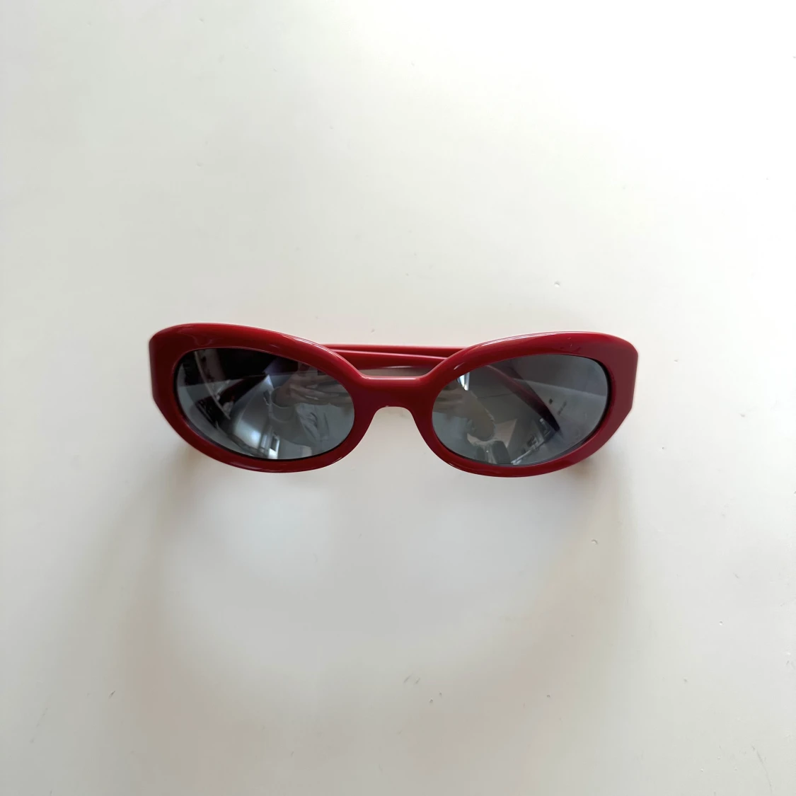 Röda shevoke-solglasögon  - 90