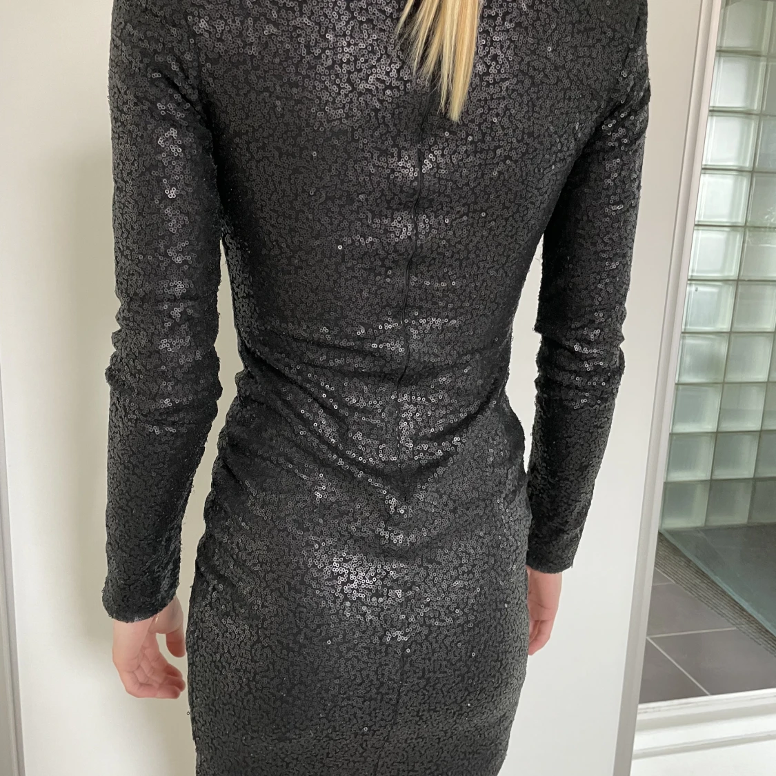 Svart klänning paljett - 91