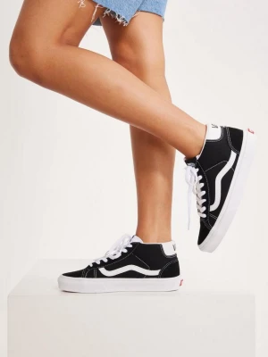 Vans mid school - Säljer mina hans i storlek 38. Använda en gång. Mycket bra skick. Nypris: 899 :-