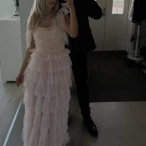 Balklänning - EJ SÅLD!! Säljer min prinsess liknande balklänning!! Köp direkt för 2500! Skriv vid frågor💕EJ SÅLD!!  