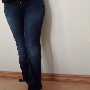  Lågmidjade bootcut - Lågmidjade bootcut jeans som jag aldrig använt då dem inte passar. Pris kan diskuteras så det är bara att skriva om du undrar något💕