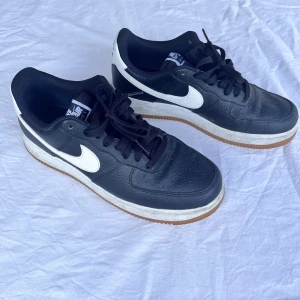 Sneakers  - Sparsamt använda 