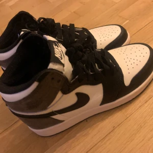 Jordan 1 Mocha - Replika! Av högsta kvalitet, aldrig använda kommer utan box.