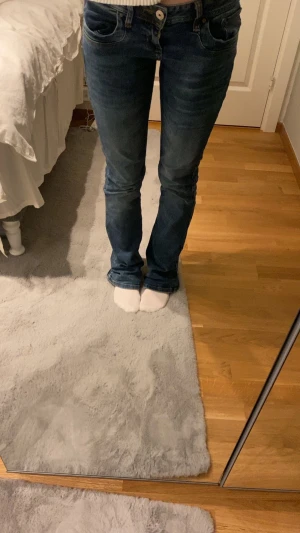 Ltb jeans  - Säljer dessa sjukt snygga Ltb jeans i storlek 28 30 ❤️❤️perfekt skick utan några som helst defekter🥰, säljer då de är för stora för mig❤️ni får gärna komma med egna bud och prisförslag är även öppen för byten 