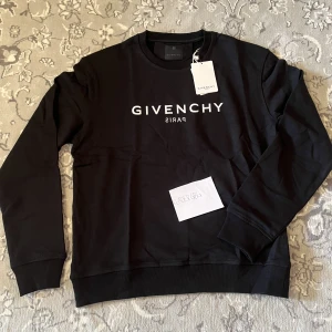 Givenchy tröja - Har i storlek M L & Xl 