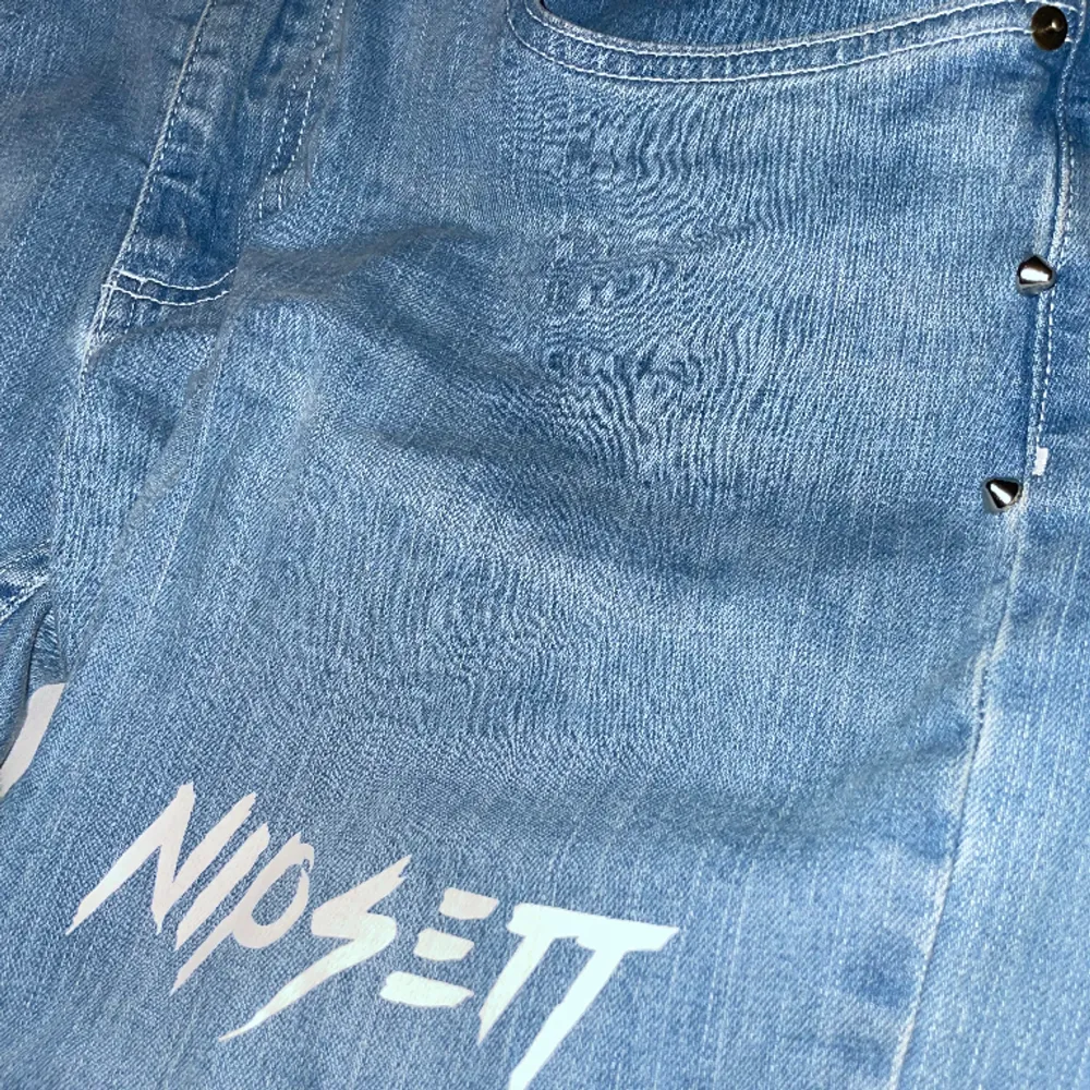 Swish tas Nipsett jeans  Bra skick  Pris 1000 Skriv vid funderingar. Jeans & Byxor.