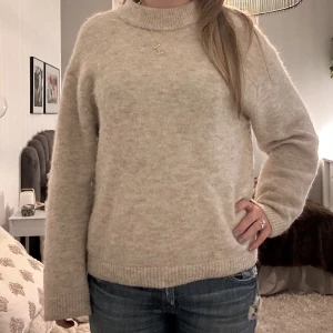 Stickad tröja - Så mysig stickad tröja från Hm perfekt nu till vintern⭐️