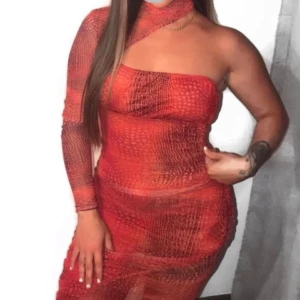 Klänning - Använd en gång 