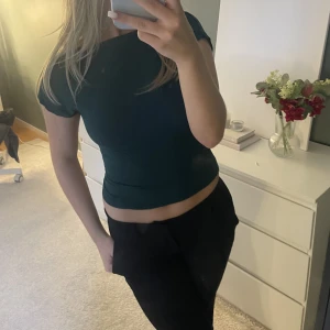 tröja öppen rygg - jätte söt topp med öppen rygg💕💕🫶🏻