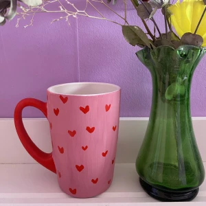 Handmålad kopp - Den går att maskindiskas! Ställ frågor om ni undrar något 🫶🏻
