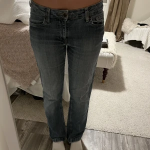 Jeans - Jätte fina och bekväma jeans från Lindex💕 Kommer tyvär inte till användning och därför säljs💕