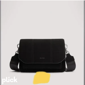 Väska  - Säljer denna väska från NAKD, jätte fint skick! Publicerar igen komplicerad köpare på förra!!!