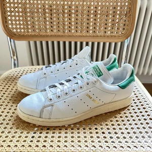 Stan Smith  - Herrmodell i storlek 43⅓  Använd fåtal gånger 