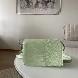 Grön unik handväska! Köpt utomlands! Nyskick 