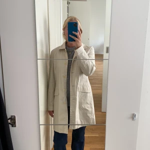 Beige trenchcoat  - Beige trenchcoat 