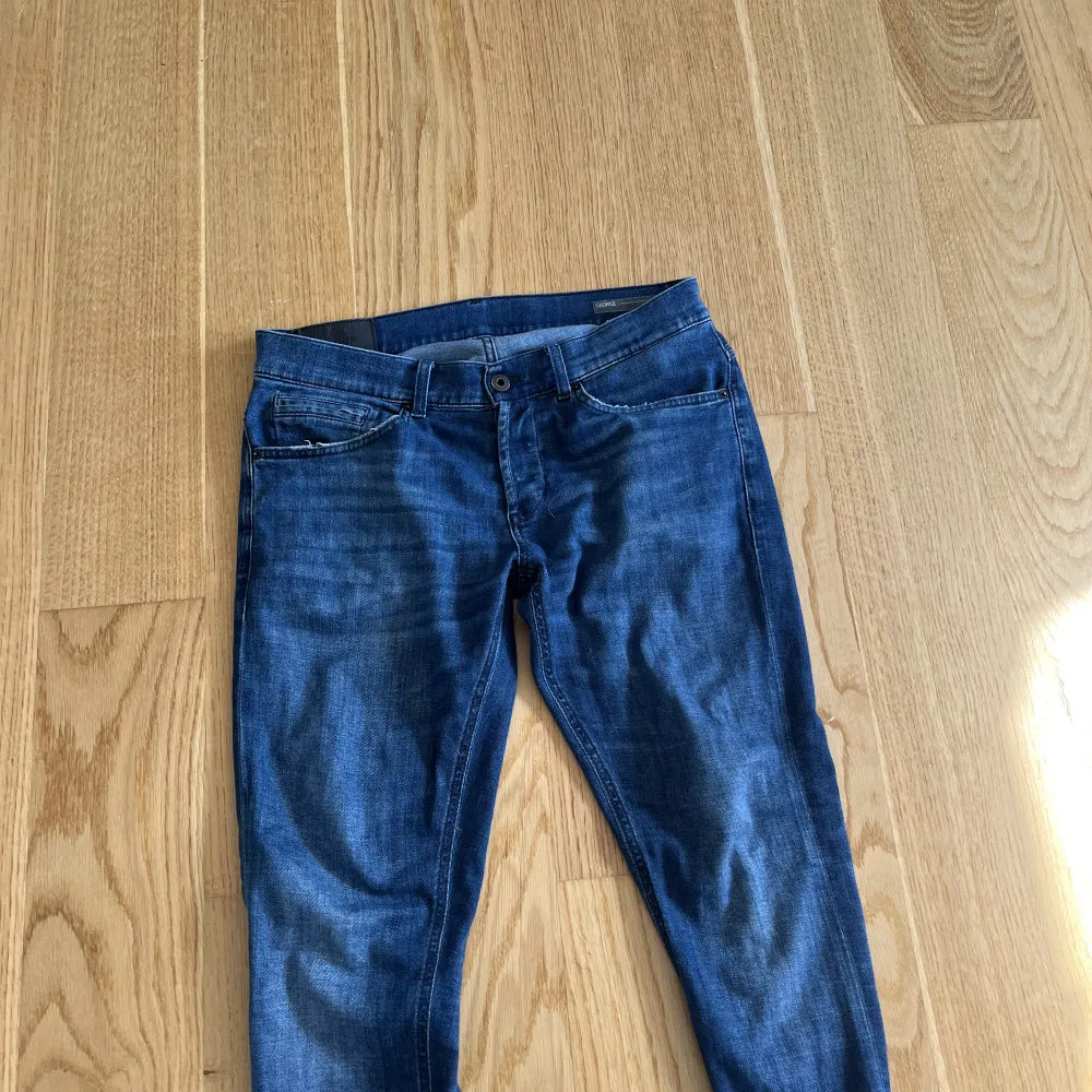 Säljer ett par dondup jeans storlek 30:32 nypris 2899 mitt pris 1200. Jeans & Byxor.