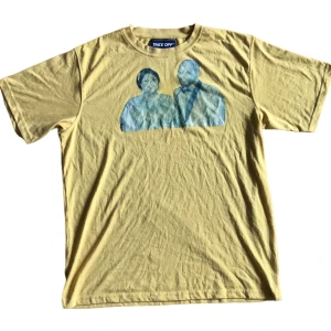 T-Shirt med tryck - .