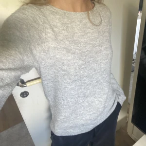 Stickad tröja - Stickad tröja från H&M i storlek xs, men funkar för S också.