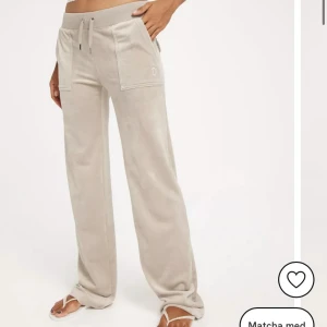 Juicy couture byxor  - Sköna byxor i storlek small. I nyskick säljes då de inte passade mig. 