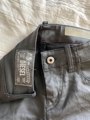 Diesel byxor🤙 - Superheta skinnbrallor från diesel👍🌞👖 orginal pris är 1300🤯men jag bjussar på rabbat✊😱🤙
