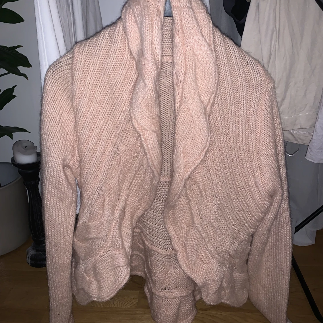 Ljus rosa kofta