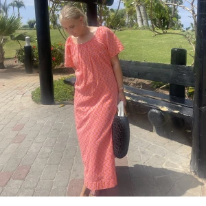 Zara klänning - Långklänning från zara💗passar S-L beroende på hur man vill att den ska sitta