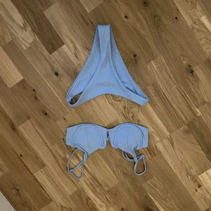  Blå bikini -  säljer min bikinis för att de är förstor 
