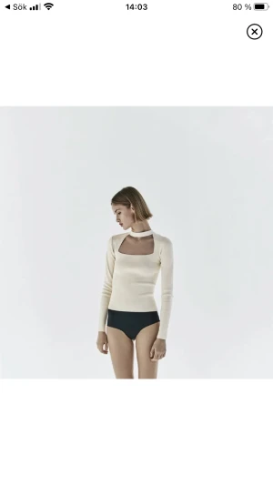 zara tröja - säljer min zara tröja med lappen kvar aldrig använd. skriv för fler bilder