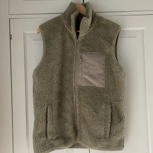 Peak performance väst - Använd EN gång Nyskick