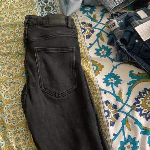 Ett par jätte fina jeans från Ginatricot
