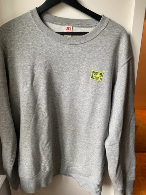 Uniqlo tröja Sweatshirt - Uniqlo tröja x mickey mouse storlek S