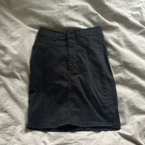 Jeanskjol - Svart jeanskjol