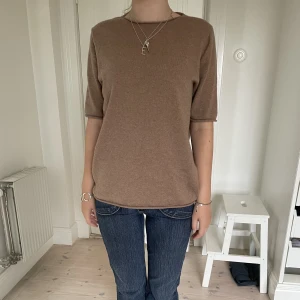 Soft goat tröja - Så fin soft goat tröja som jag tyvärr inte för användning av längre💗 använd väldigt få gånger och nypris var runt 1500 kr💕 så mysig och passar perfekt nu till hösten💓 skriv om ni har fler frågor. Bud ligger på 600 kr💕