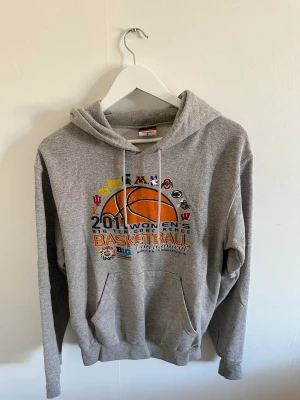 Vintage champion hoodie - Vintage champion hoodie, storlek S, 200kr + frakt, se bilder för skick