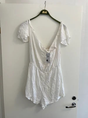 Vit klänning storlek 42 - Vit klänning storlek 42