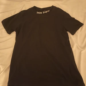 Palm angels t-shirt storlek S  - Okej skick!, och den är it äkta