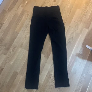 Kostymbyxor - Nya kostymbyxor ifrån Gina tricot aldrig använda!