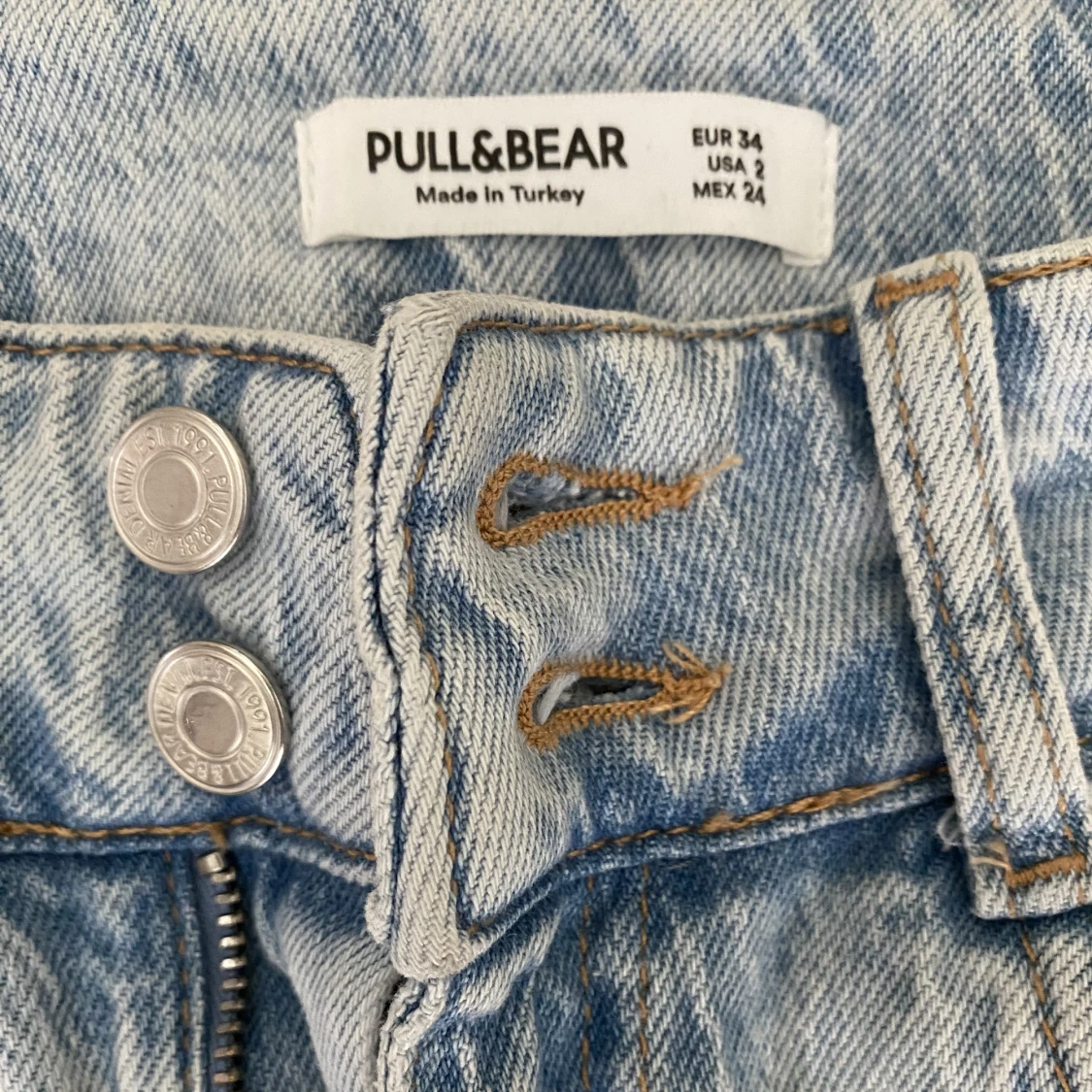 Ljusblåa jeans  - 91