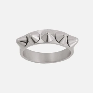 Edblad ring 😍 - säljer min nästan helt oanvända Edblad ring som ser helt ny ut. Köptes för 350 kr och säljer för 185! Storlek är 17.5! Tar endast seriösa köpare! 😻