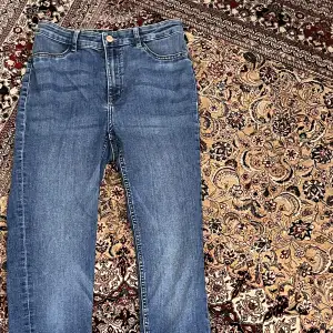 om ni gillar skinny jeans har ni kommit rätt;) köpta på h&m