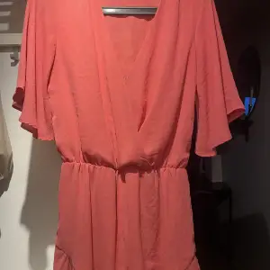 Rosa Jumpsuit från Gina Tricot