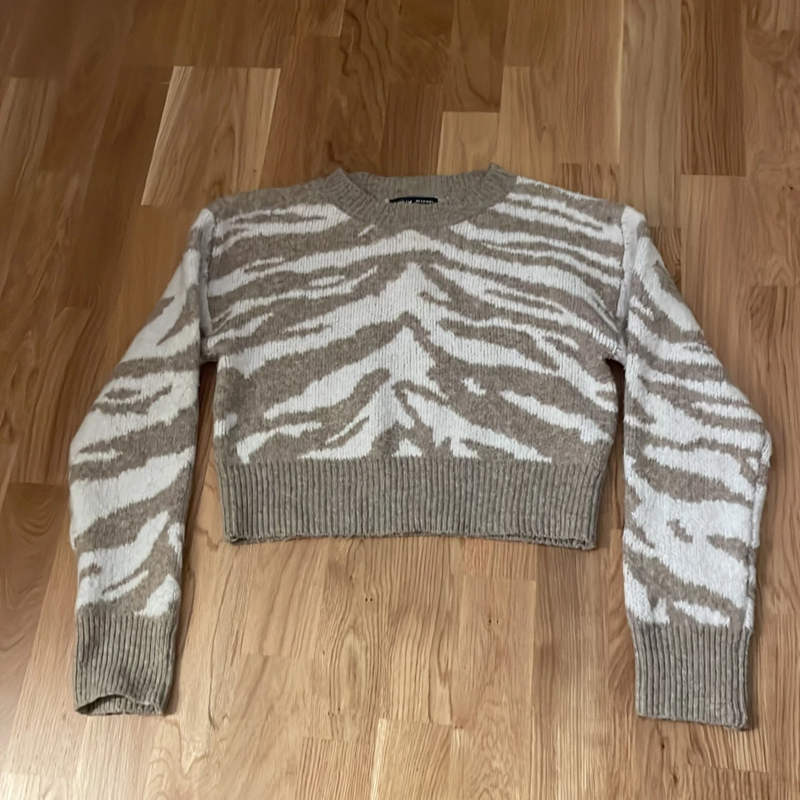 Beige zebra tröja😊