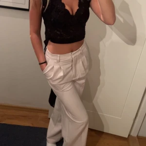 Kostymbyxor - Oanvända kostymbyxor. Nypris 500 